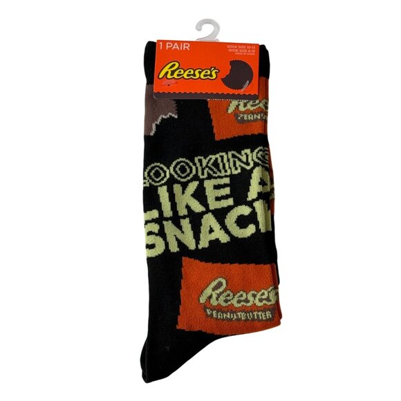 Reese’s “Looking Like A Snack” Black Crew Socks Mens 10-13 Candy Graphic New - Picture 1 of 2